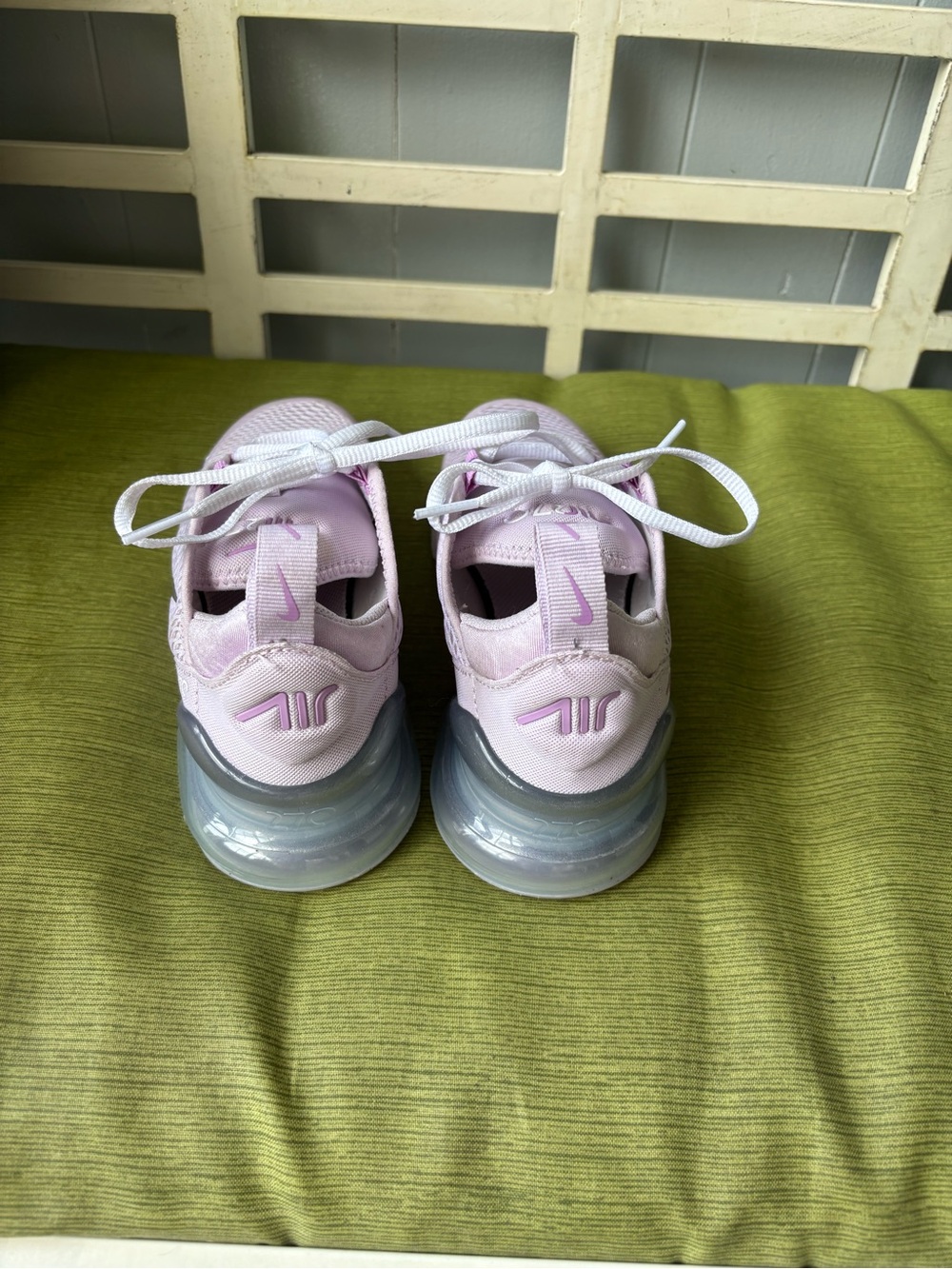 Nike girls air max 270